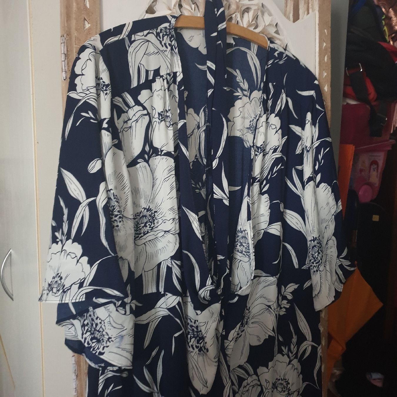 Vestiti: White Closet Wickelkleid Gr. 16 – Nuovo (secondo la descrizione) da Frenkendorf venduto da Moon111 2