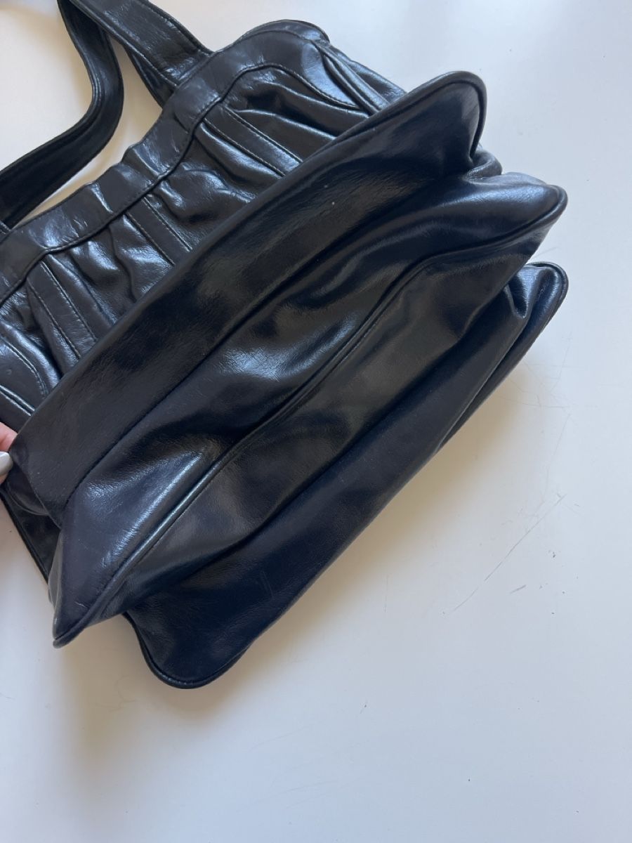 Taschen für Damen: Dunkelblaue Lederhandtasche – Gebraucht aus Riva San Vitale von V.IP 2