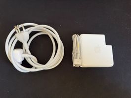 Apple MacBook Pro Laptop silber mit Netzteil gebraucht