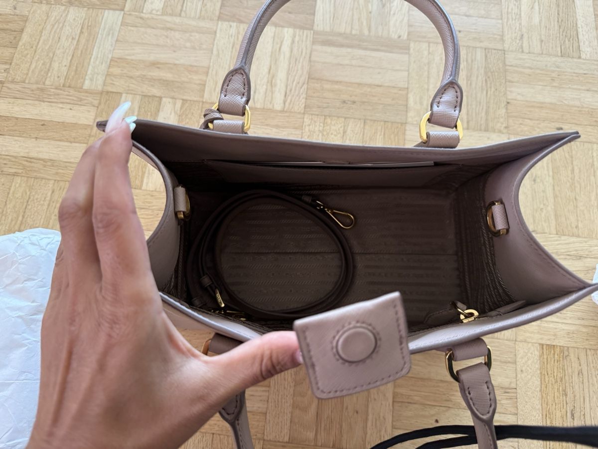 Prada Borse da donna: Prada Handtasche Saffiano Leder in altrosa – Nuovo (secondo la descrizione) da Zürich venduto da Kia78 4