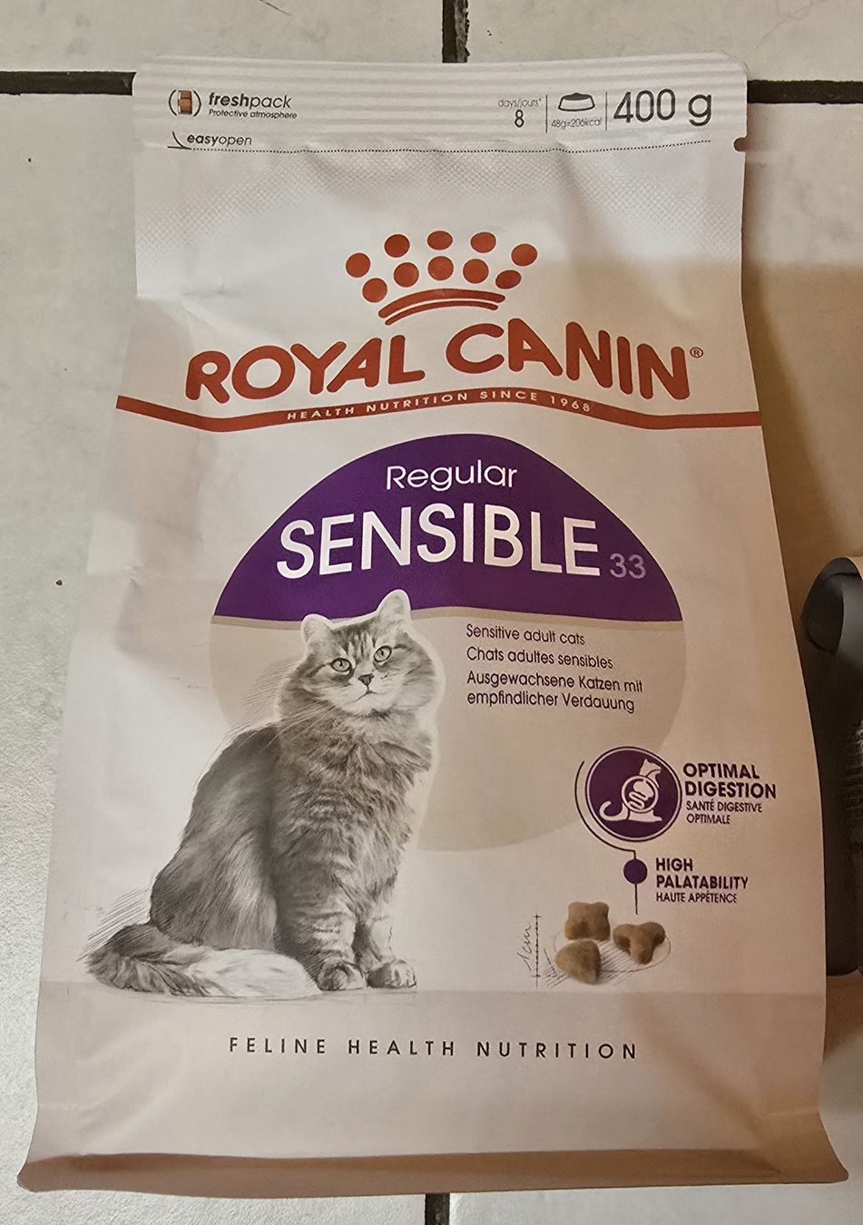 Mangimi: Royal Canin Sensible 33 Katzenfutter 400g + 259g  – Usato da Hüttikon venduto da Sybille91 1
