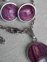 Lila Schmuckset: Kette mit Anhänger und Ohrstecker, Neu!