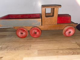 Holzspielzeug Lastwagen rot grau gebrauchter Zustand antik