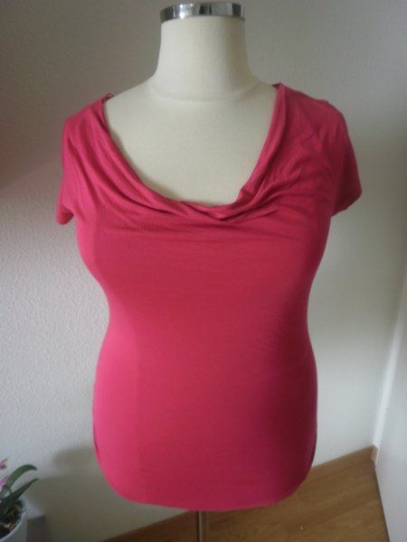T-shirt: T-Shirt fuchsia T. L – Nuovo (secondo la descrizione) da Marin-Epagnier venduto da Madja