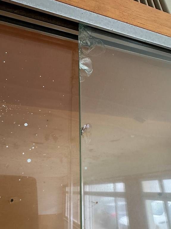 Vitrines: 3 WandVitrinen  stark gebraucht  auch Einzel-Abgabe – D'occasion à Münchwilen AG par me2work 2