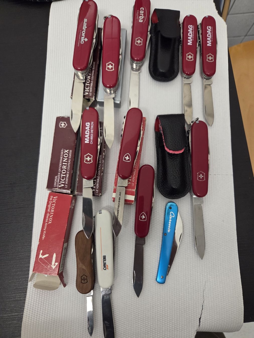 Victorinox Coltelli tascabile: Konvolut Victorinox Taschenmesser  – Usato da Dietikon venduto da Allegra34 1