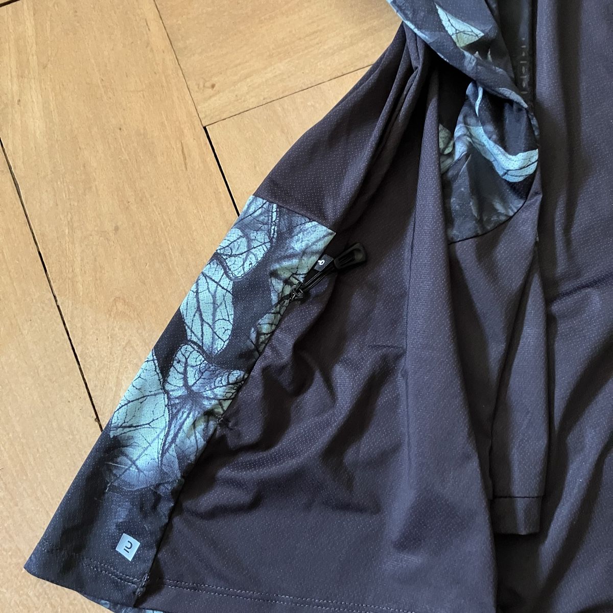 Decathlon Canottiere & Pantaloni: Bikeshirt – Nuovo (secondo la descrizione) da Bern venduto da anjesdeberne 3