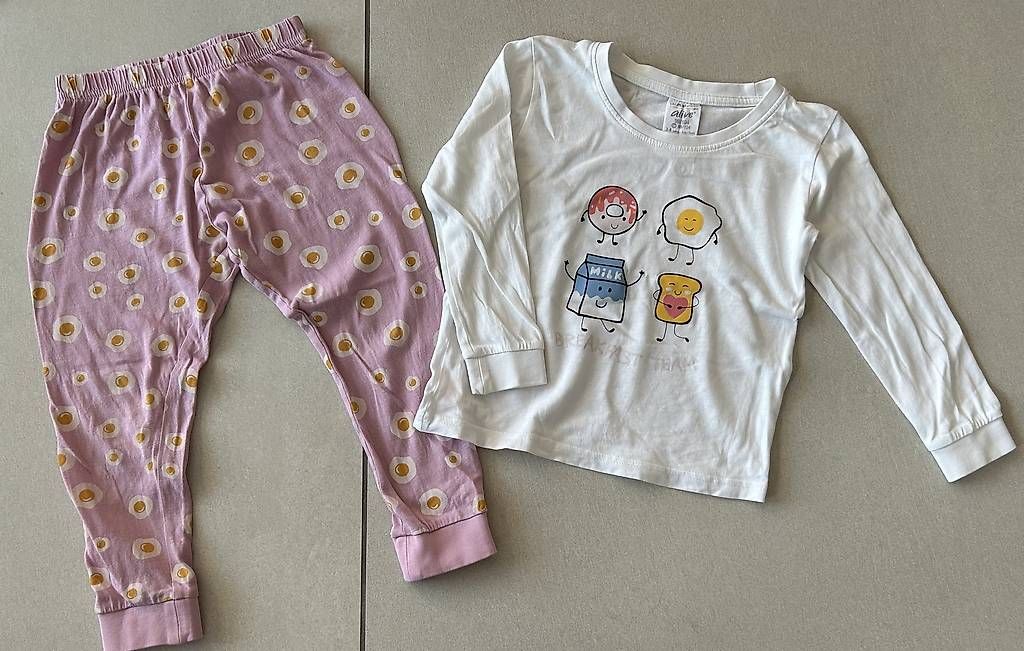 Pigiama & Simili: Pyjama Set Grösse 104 Zweiteiler  – Usato da Wil SG venduto da Goldi2010 2