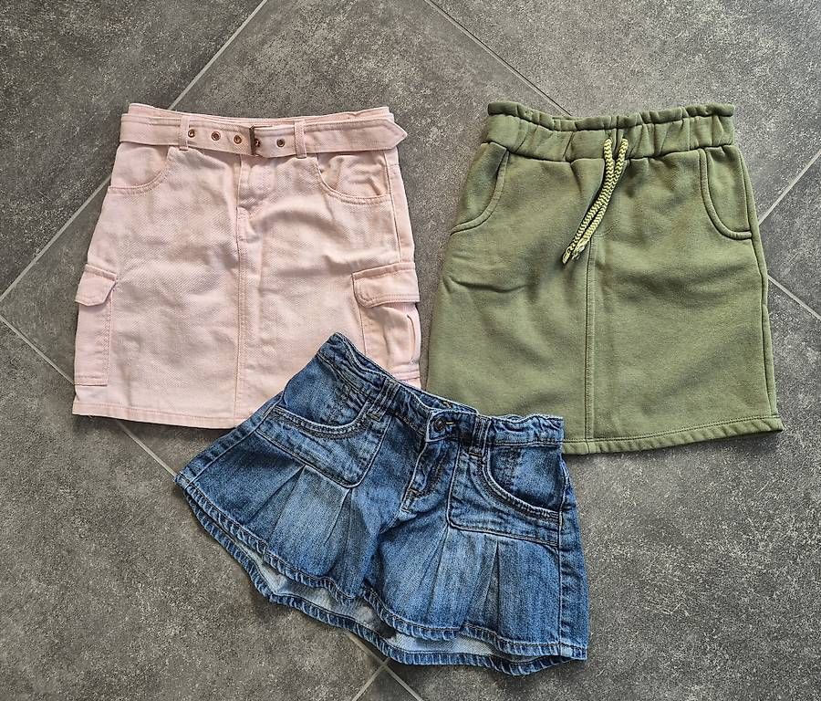 Kleiderpakete & -sets: 3 Jupes – Gebraucht aus Moosseedorf von shu_xbn8