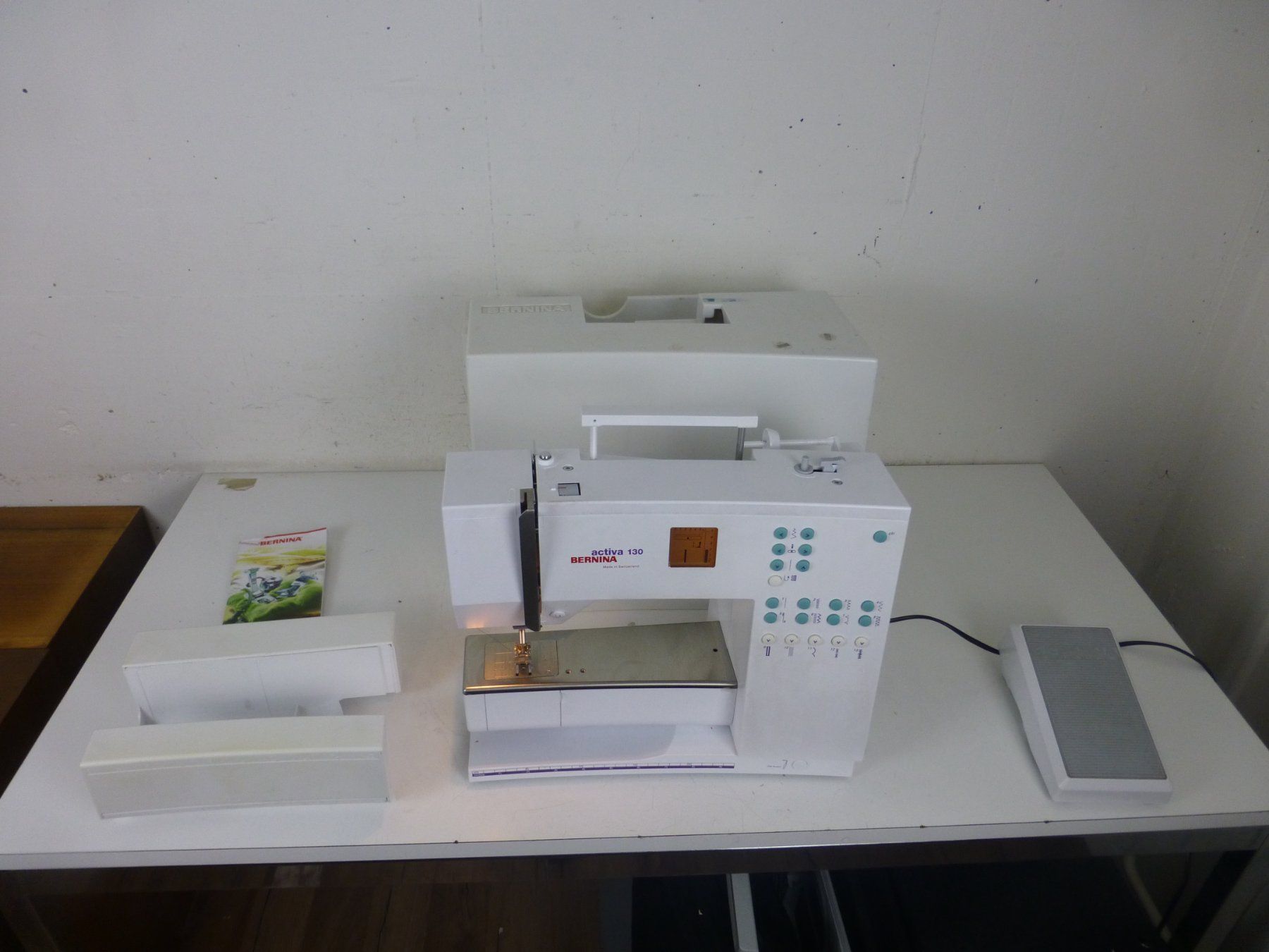 Bernina Macchine da cucire: BERNINA Activa 130 mit Original Koffer – Usato da Fahrweid venduto da ekv 4