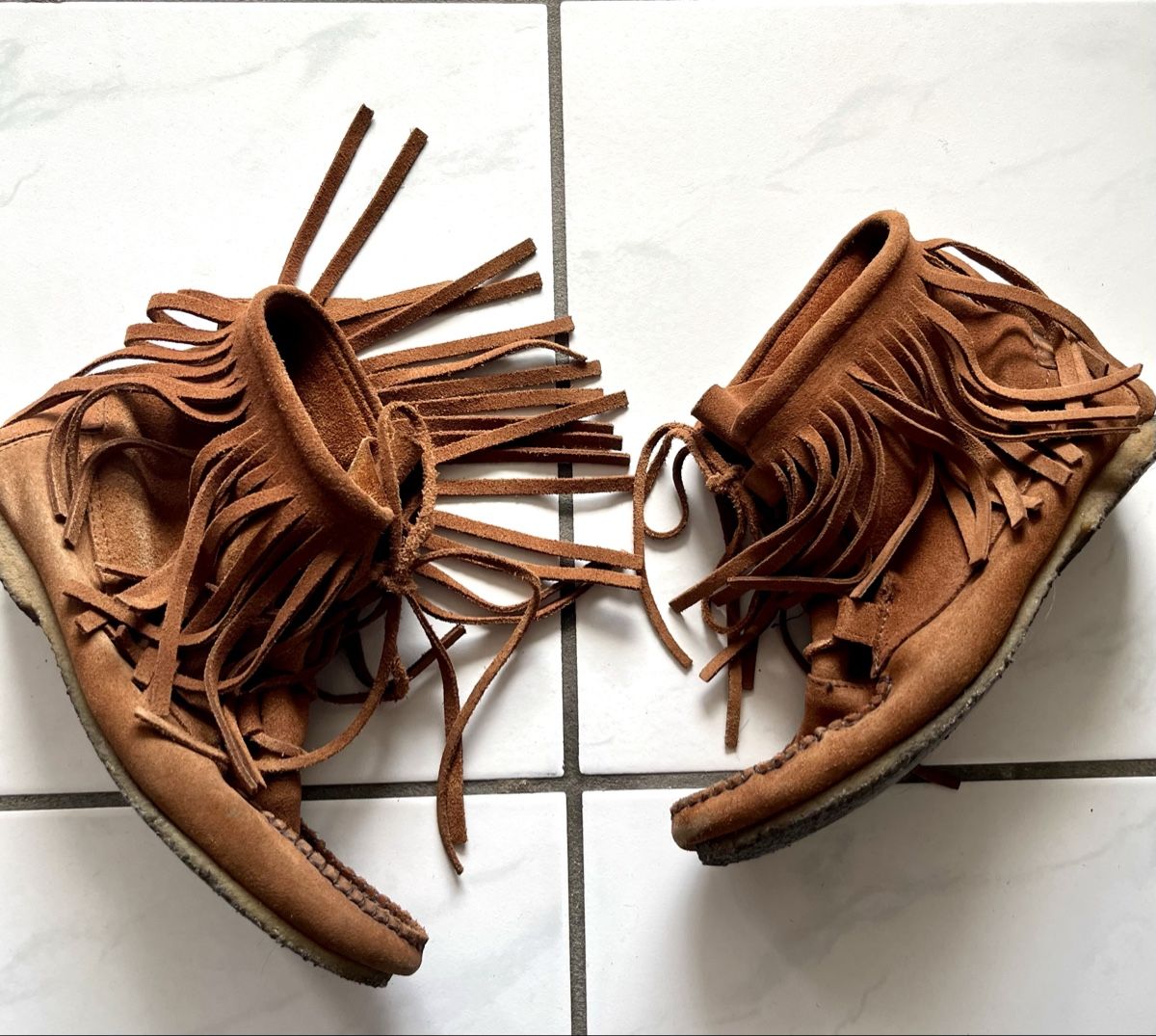 Pull&Bear Scarpe da donna: Braune Wildlederschuhe mit Fransen, Gr 39 – Usato da Basel venduto da JJ.Elena 1