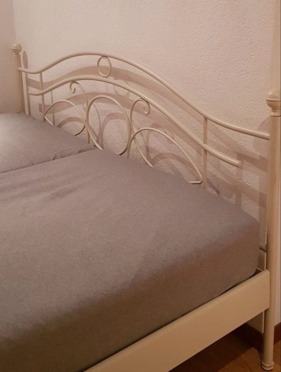 Letti: Weiss/gold IKEA Bettgestell, 180x200cm – Usato da Frauenfeld venduto da but_lwh7 1