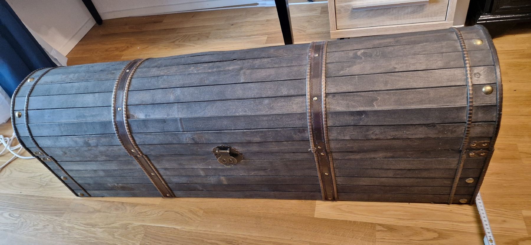 Cassapanche: Holz Truhe Ebenholz Lasur – Nuovo e nell'imballaggio originale da Uetendorf venduto da JR-Fantasyhouse