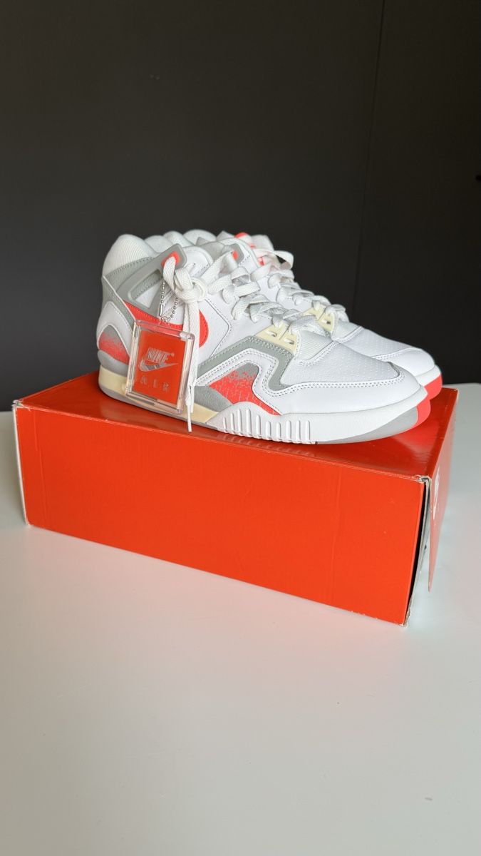 Chaussures hommes: Nike Air – Neuf avec emballage d'origine à Naters par chr_nfm7