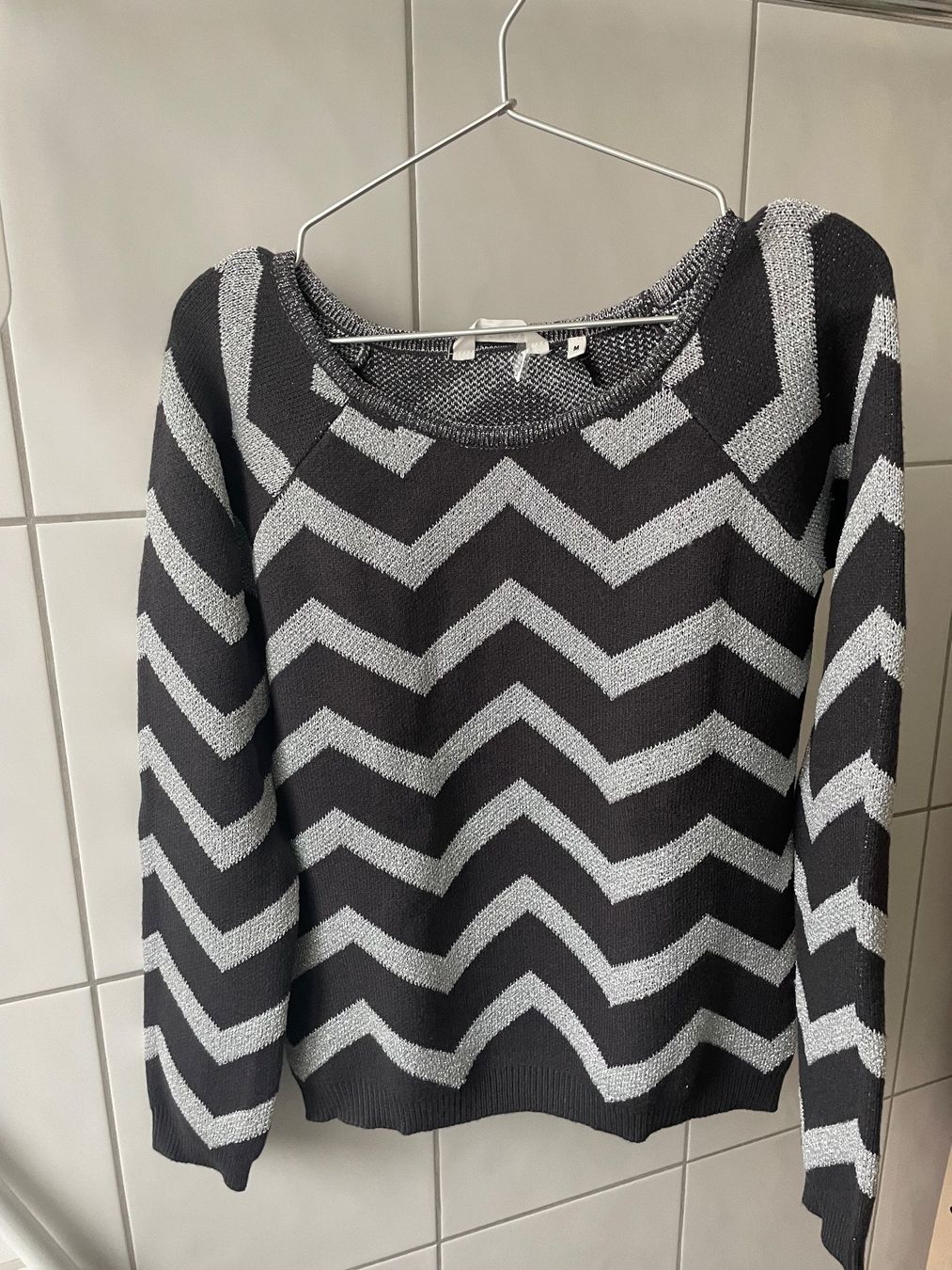 Nafnaf Maglioni & Felpe: Cooler grau/silberner NAF NAF Zickzackpullover Gr M neu – Nuovo (secondo la descrizione) da Zürich venduto da Pony74 1