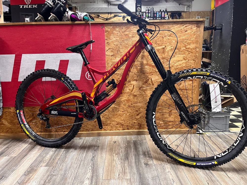 devinci dirt jumper