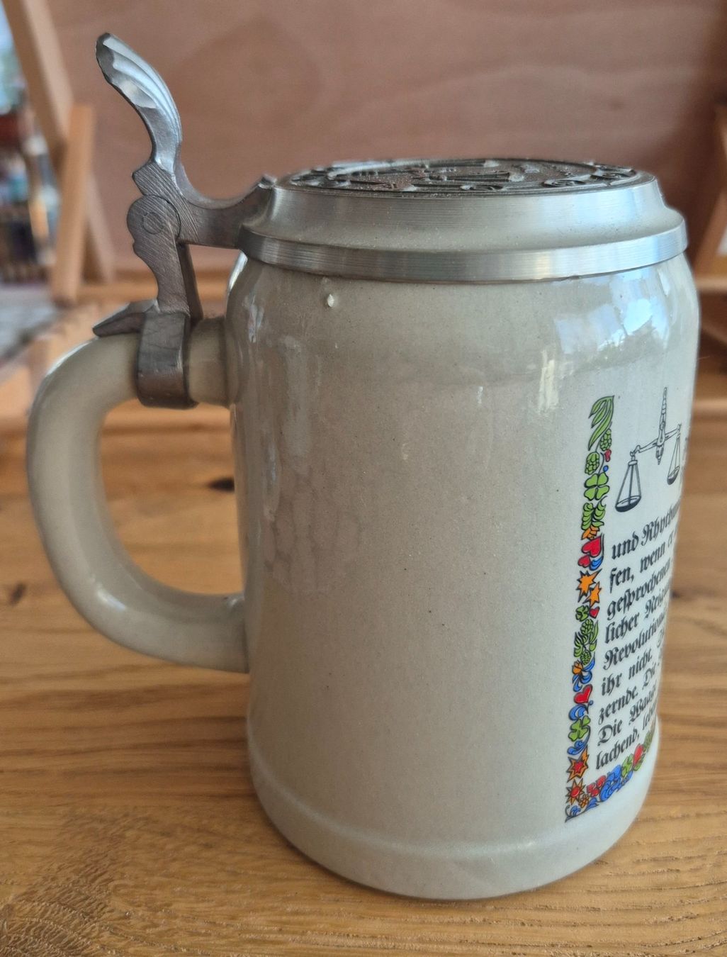 Bicchieri: Bierkrug mit Zinndeckel, Sternzeichen Waage – Usato da Zeiningen venduto da Carettacaretta69 3