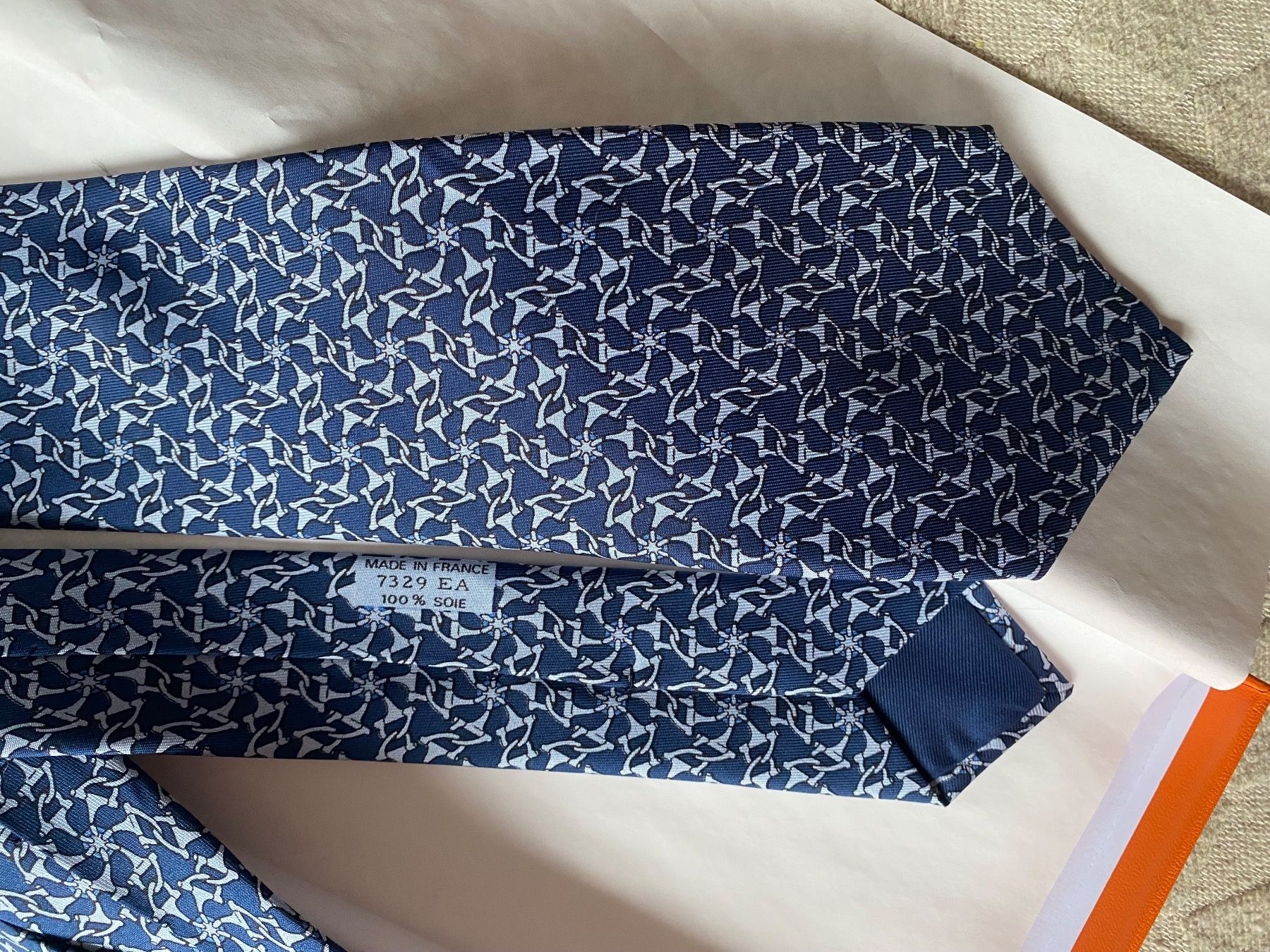 Hermès Cravatte: Original HERMÈS Paris Krawatte  - 100 % Seide - inkl. Box – Nuovo (secondo la descrizione) da Besazio venduto da lionheart63 2