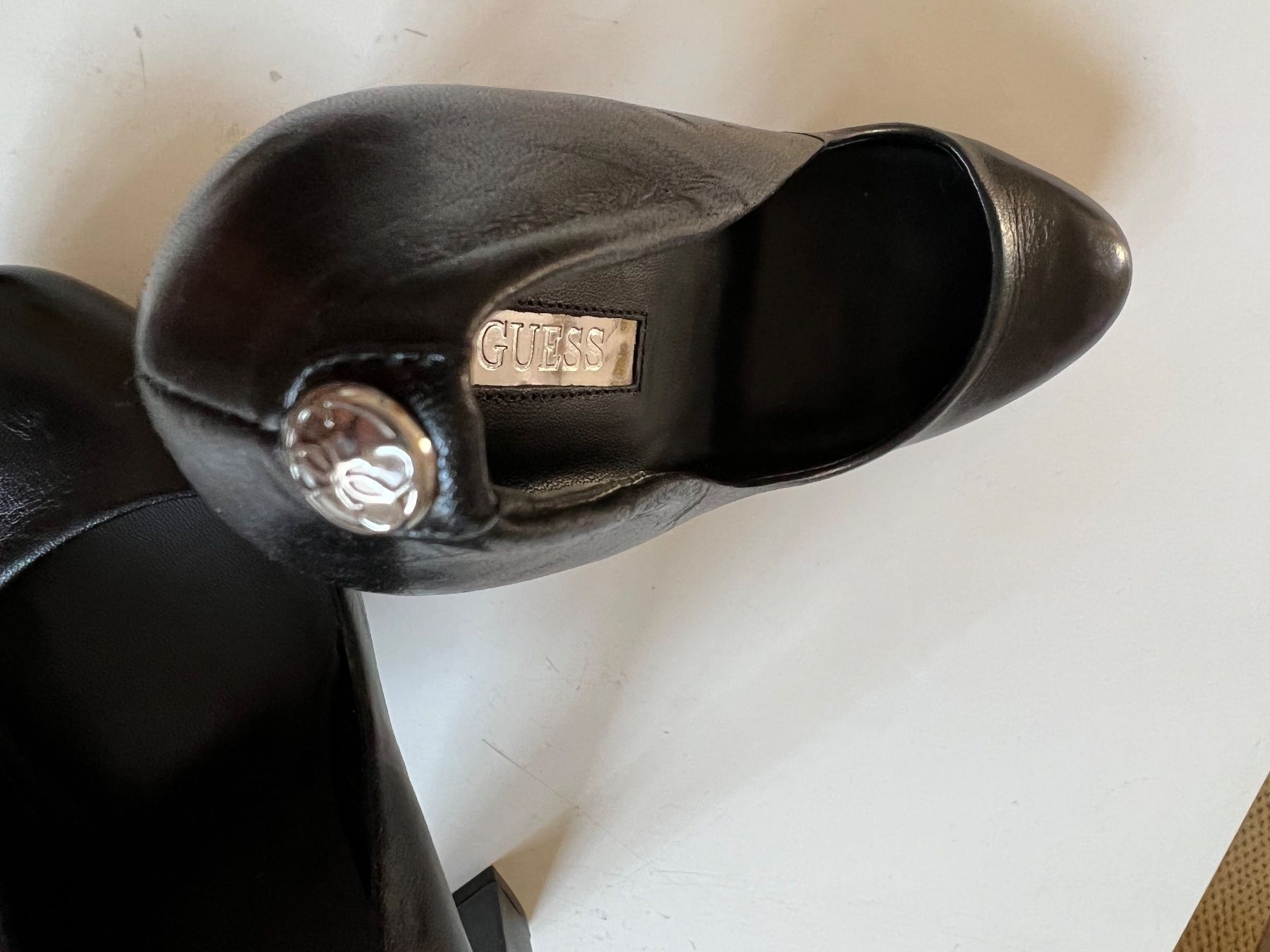 Guess Damenschuhe: Guess – Neu (gemäss Beschreibung) aus Pully von Kalissa 2