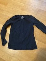 Pull léger noir t.110/116
