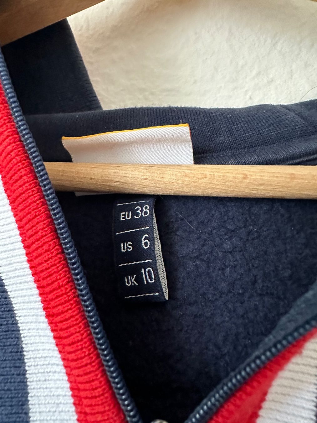 Ellesse Pullover & Sweatshirts: Ellesse Kapuzenpullover in blau Gr. 38 – Gebraucht aus Winterthur von Studi_009 1