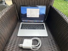MacBook Pro 2,3 GHz Intel Core i5 8GB RAM 500GB