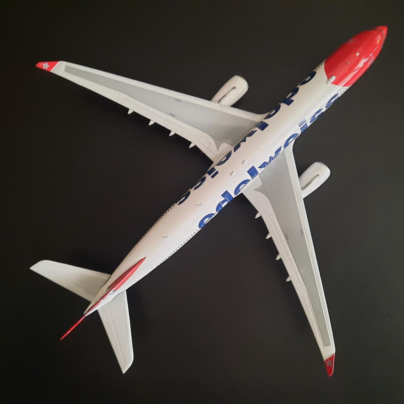 Edelweiss Kit di modellismo & Modellini statici: A330-300 EDELWEISS – Nuovo e nell'imballaggio originale da Morges venduto da iljamuromez