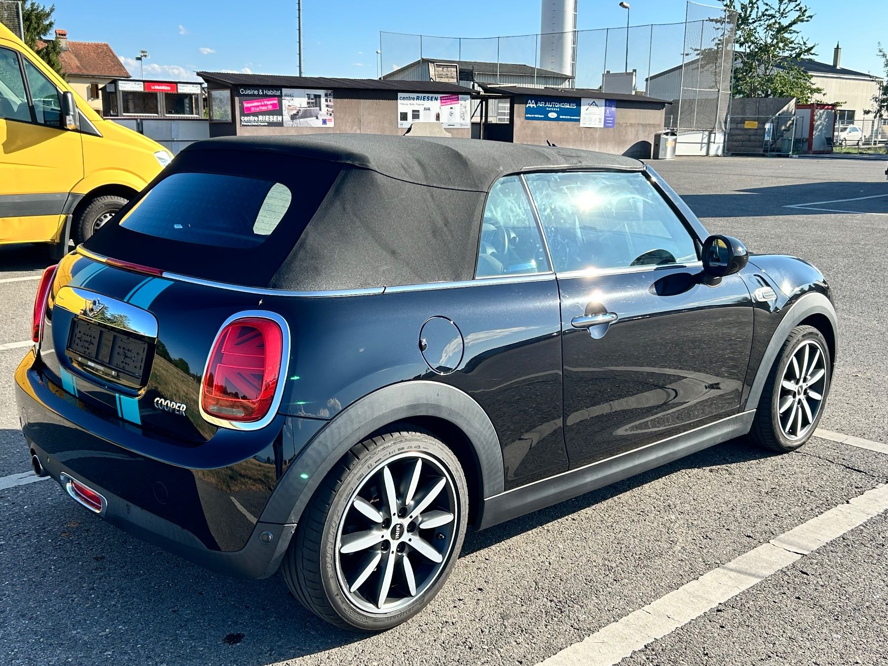 Mini Autos: Mini Cooper Cabriolet 1.5 – Gebraucht aus Payerne von chr_m9r2 2