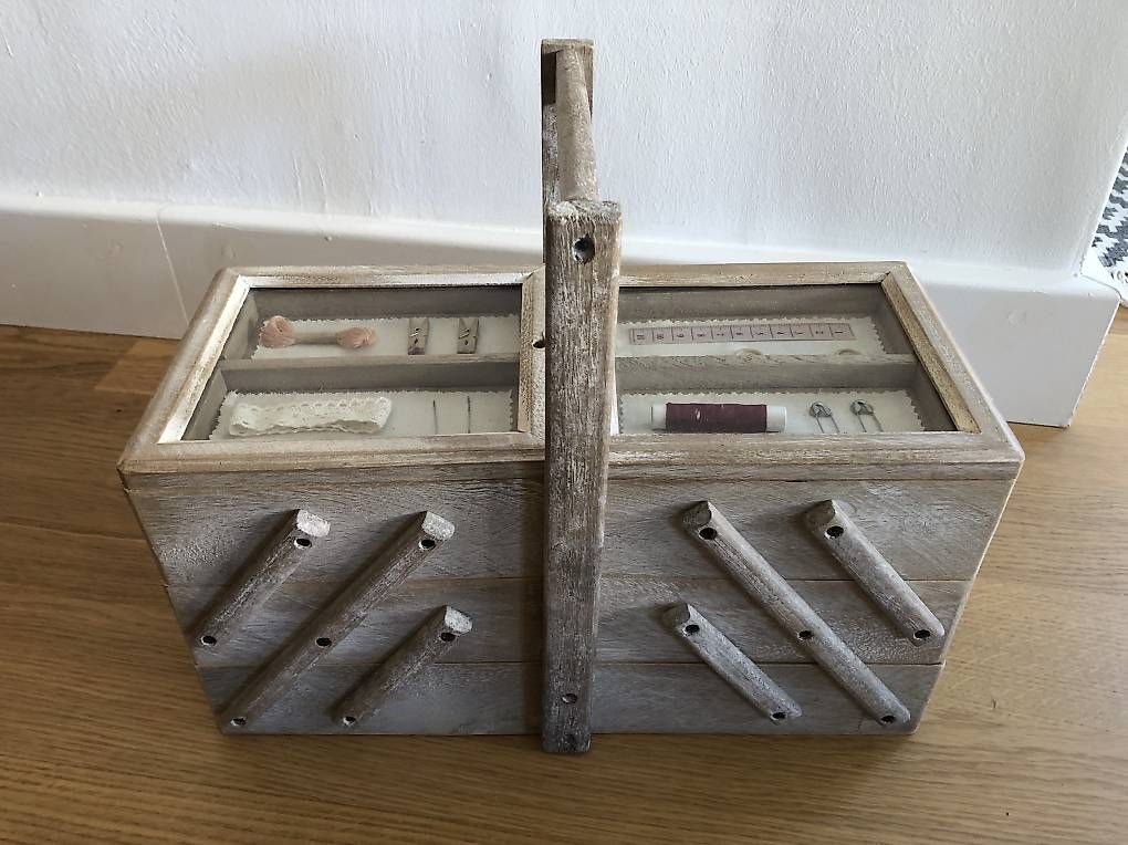 Altro in Bricolage: Nähkasten shabby chic – Usato da Rüti ZH venduto da Nottinghill2