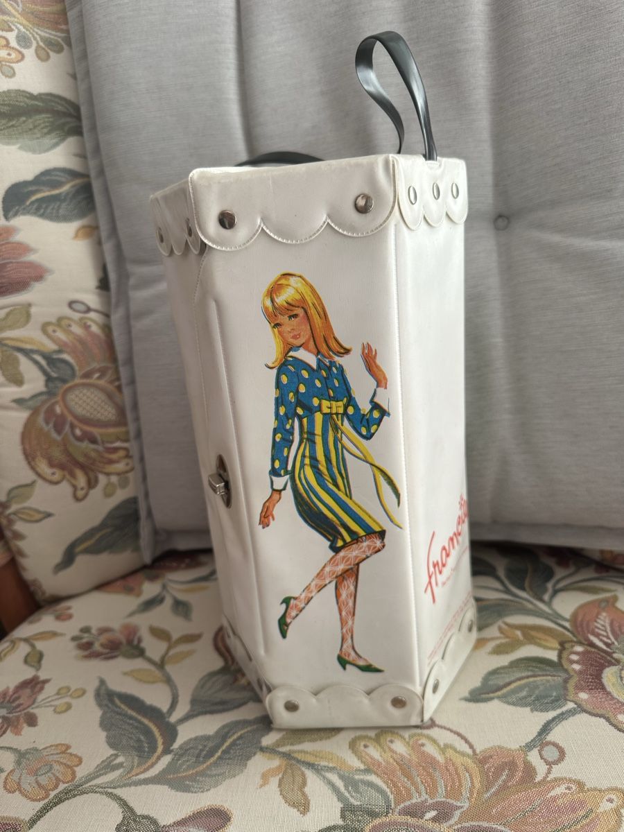 Bambole: Vintage Barbie Francie Koffer – Usato da Herbriggen venduto da Sehrazade