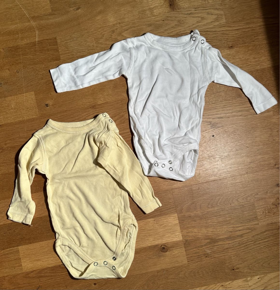 Lotti & Set di vestiti: Babykleider Gr. 62/68 – Usato da Zürich venduto da Fuxion 2