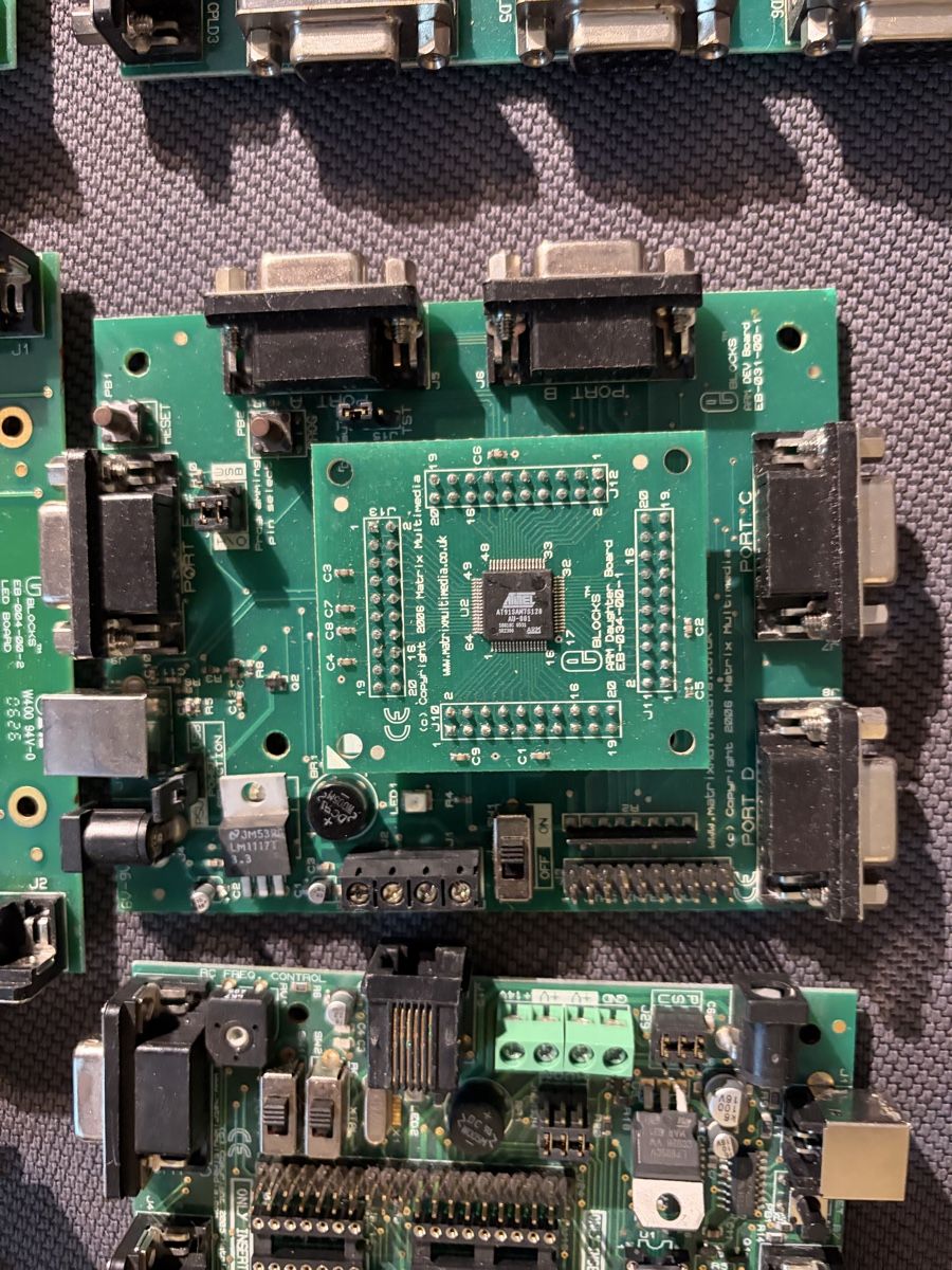 Componenti elettronici: Matrix E-Blocks Bundle – 17 Boards inklusive PIC-Programmer – Usato da St-Légier-Chiésaz venduto da jldr1273 5