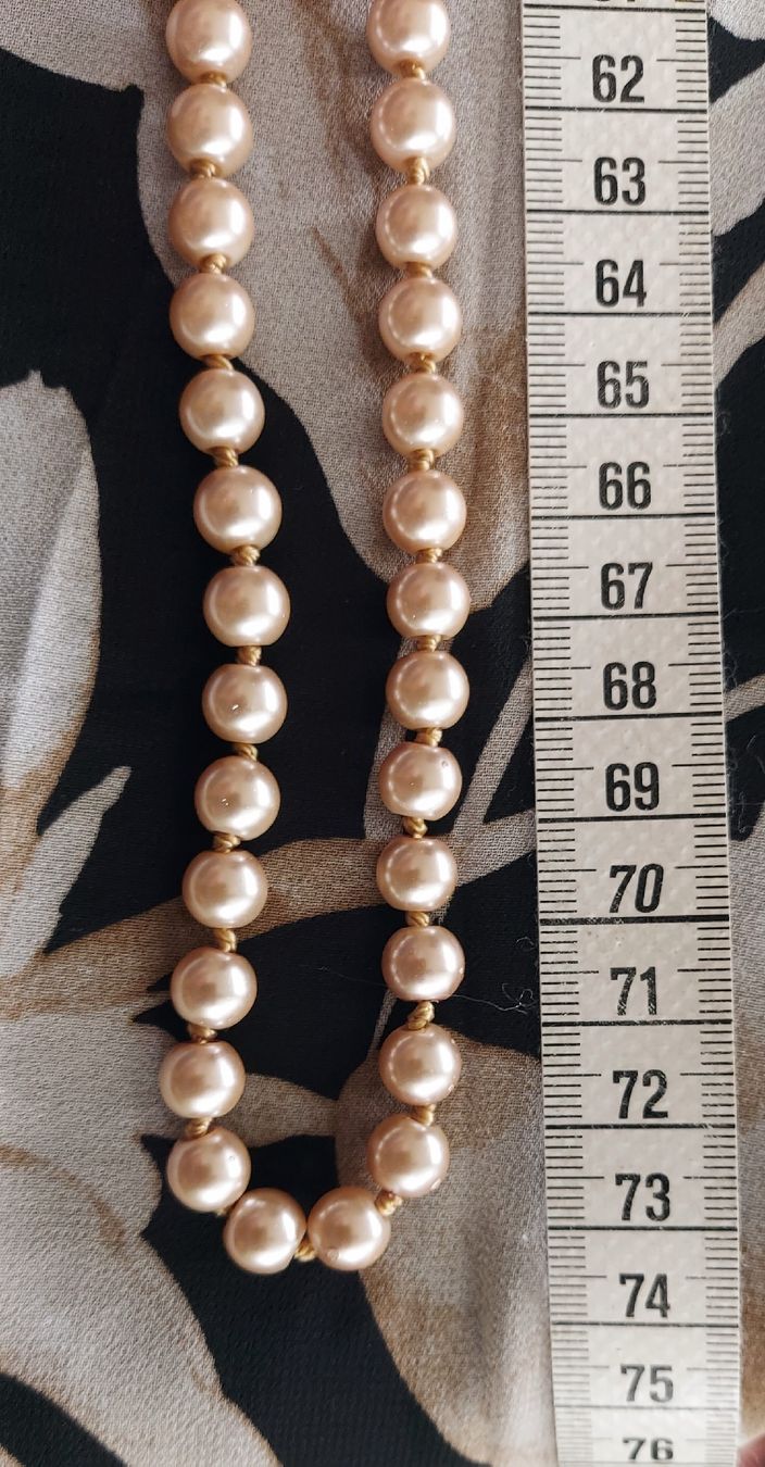 Catenine: Elegante Perlenkette, goldfarben, ca. 146cm lang – Nuovo (secondo la descrizione) da Ettenhausen TG venduto da CH2300 4