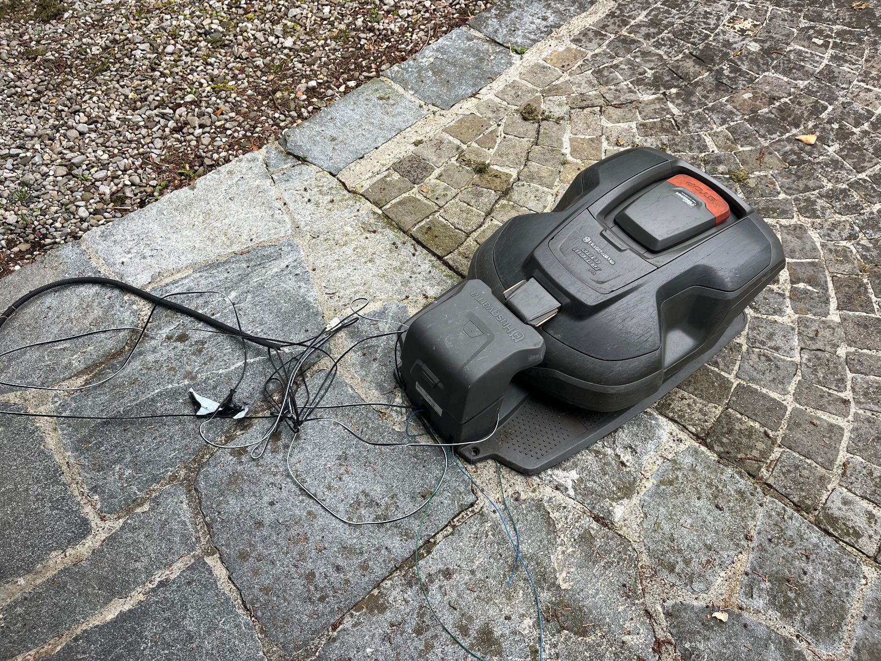 Tagliaerba: Husqvarna Rasenroboter – Usato da Alpnachstad venduto da thomasegli84 1