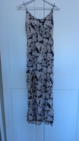 Sommerliches Maxikleid mit Blumenmuster, Grösse S