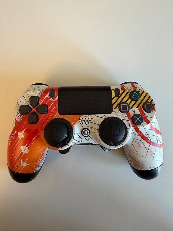 Console: PlayStation 4 + 3 Games + 3 Controller (inkl. SCUF PRO) – Usato da Schönholzerswilen venduto da ste_rpk5 1