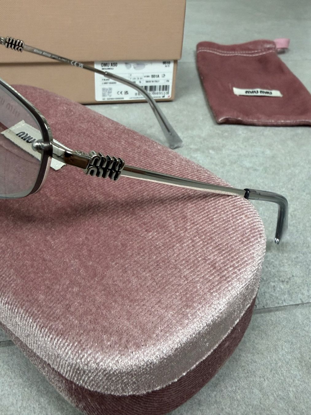 Miu Miu Occhiali & Lenti: MIU MIU 0MU A50S sunglasses – Usato da Biel/Bienne venduto da sami0788480082 9