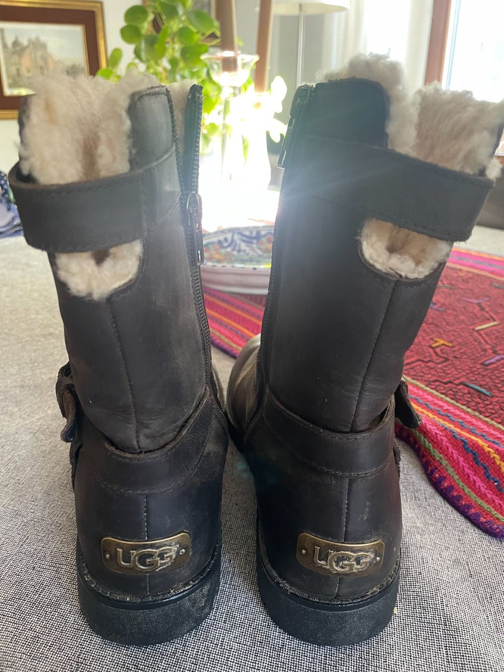 Ugg Scarpe da donna: UGG Leather Winter Boots – Size 37 – Usato da Aire-la-Ville venduto da sa__8skk 1