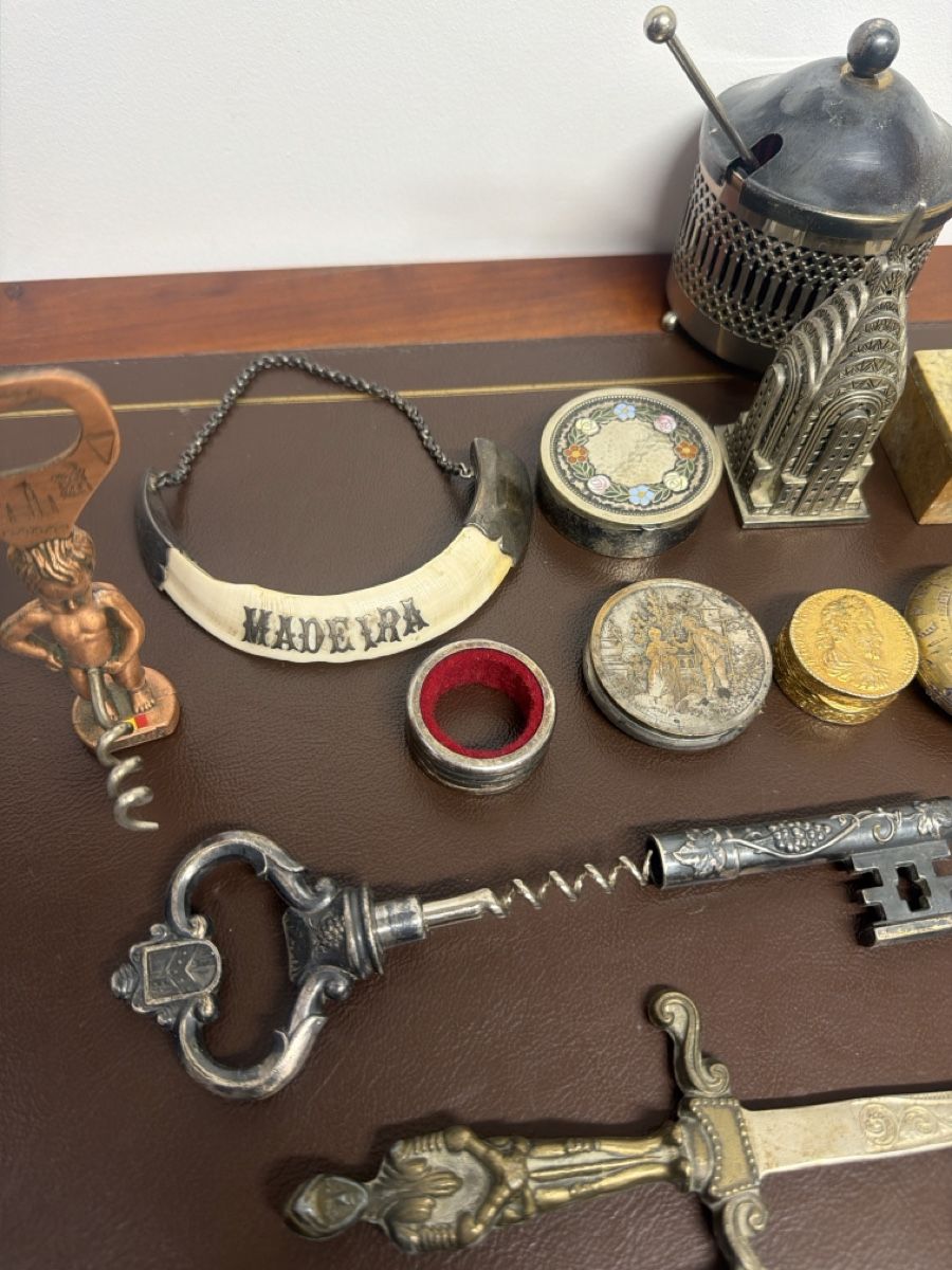 Tutte le decorazioni: Lot de divers objets – Usato da Bôle venduto da K200C 1