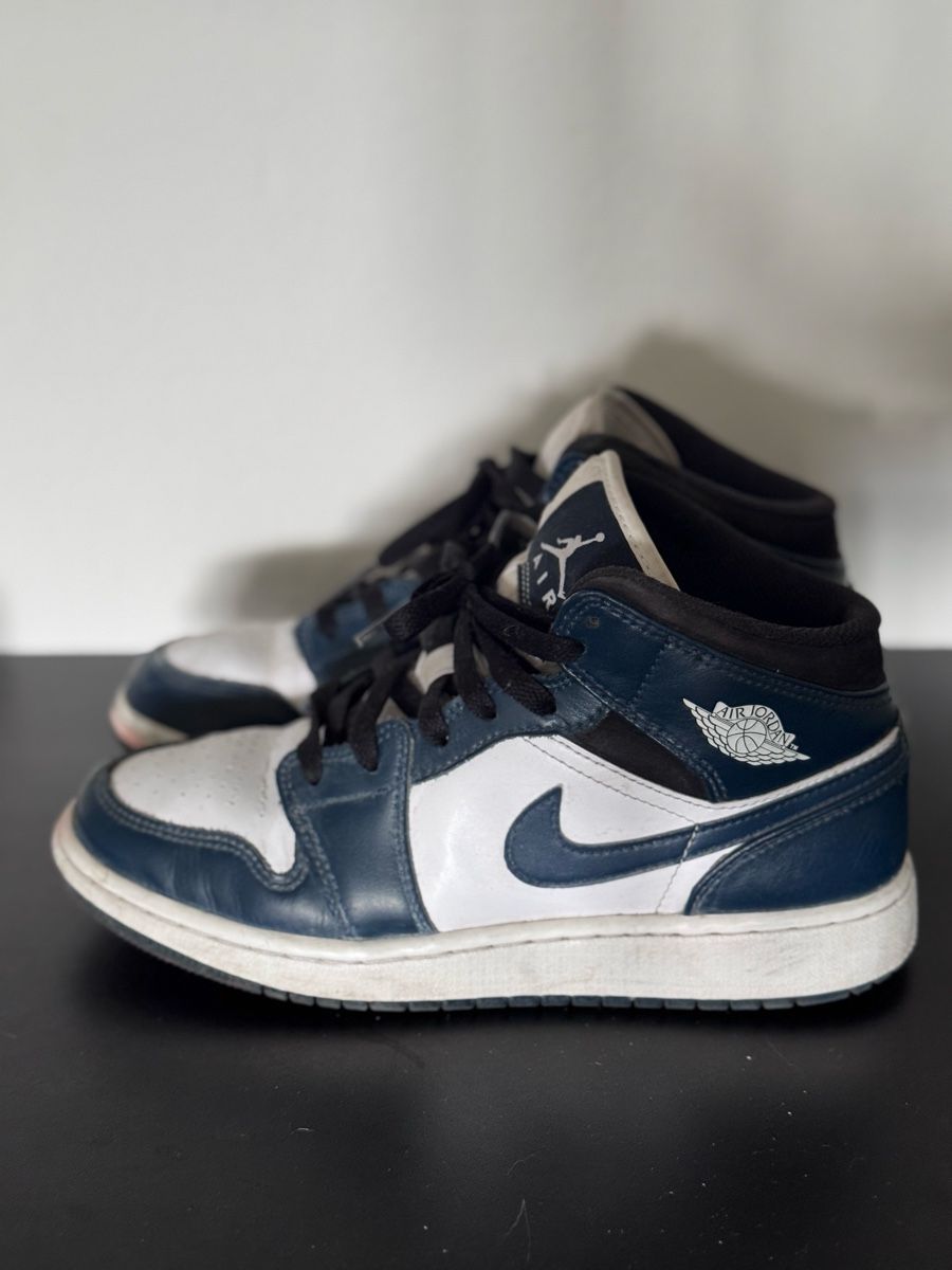 Jordan Scarpe da uomo: Jordan 1 Mid, Navy Blau/Weiss, Gr. 37.5 – Usato da Grüningen venduto da stellagolightly 1