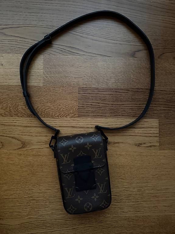 Louis Vuitton Borse: Louis Vuitton S-Lock Shoulder Bag – Usato da Remigen venduto da noa_z5fb 2