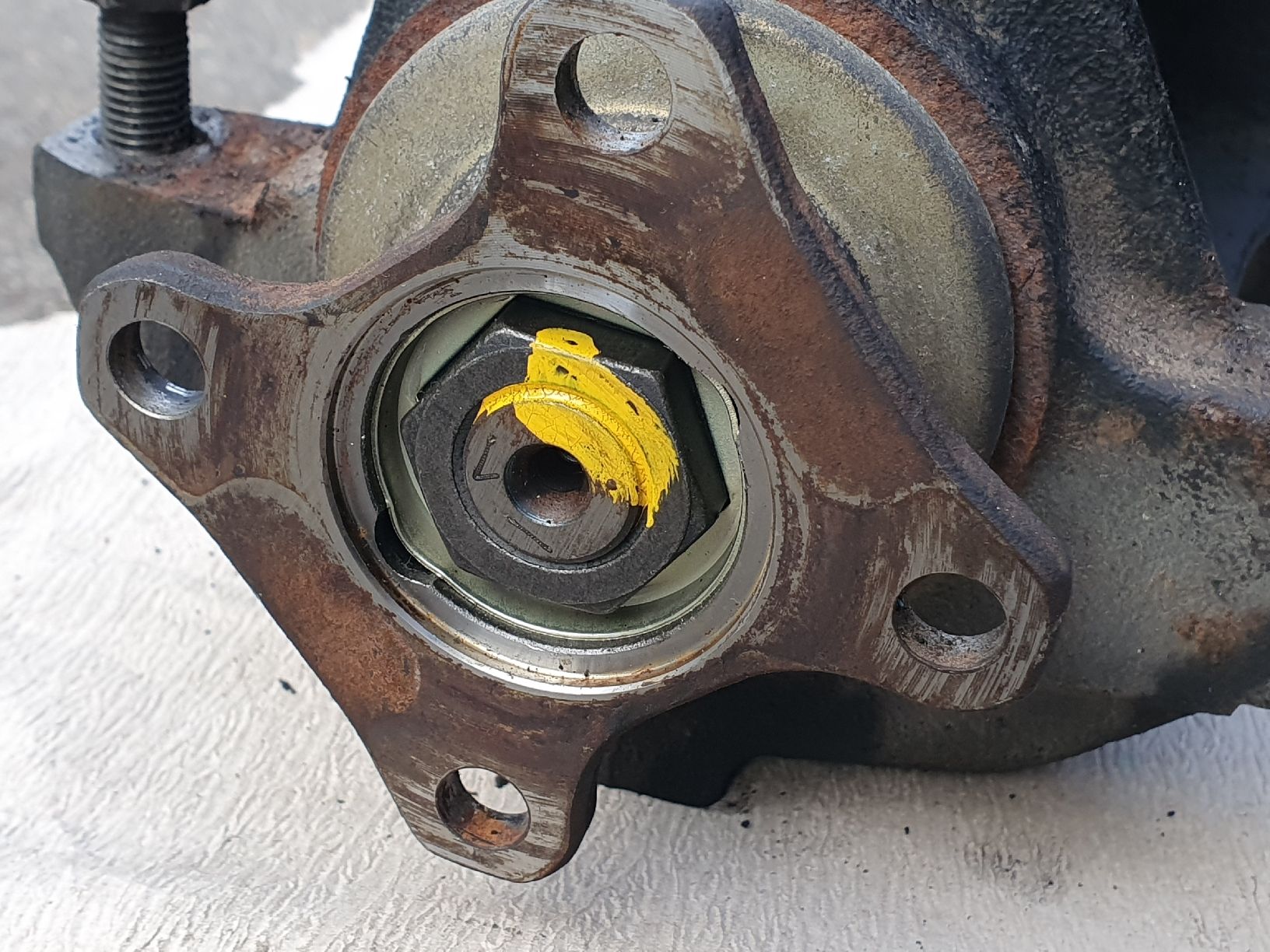 BMW Tutti pezzi di ricambio auto: BMW E30 Differential 3,73 mit 188er ohne Sperre – Usato da Zürich venduto da Jderwisch 4