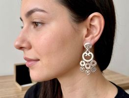 Boucles d'oreilles O.J. Perrin  en Or Blanc.