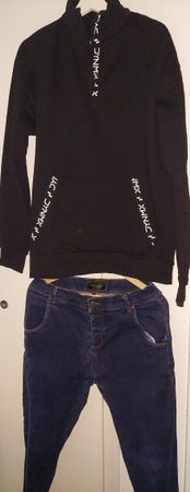 SIKSILK jeans L mais plutôt M avec pullover M en bon état