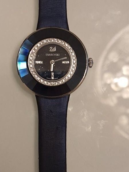Swarovski Uhren: Swarovski Uhr Original blau NEU – Neu und originalverpackt aus Zollikerberg von Sell-Buy-it