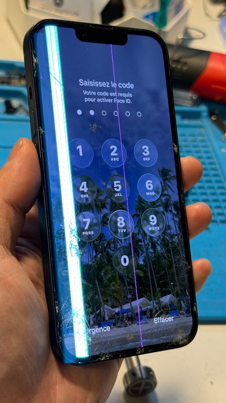 Apple Telefoni cellulari / Smartphones: Écran original iPhone 14 partiellement abîmé – Difettoso da Morges venduto da DA-repa 8
