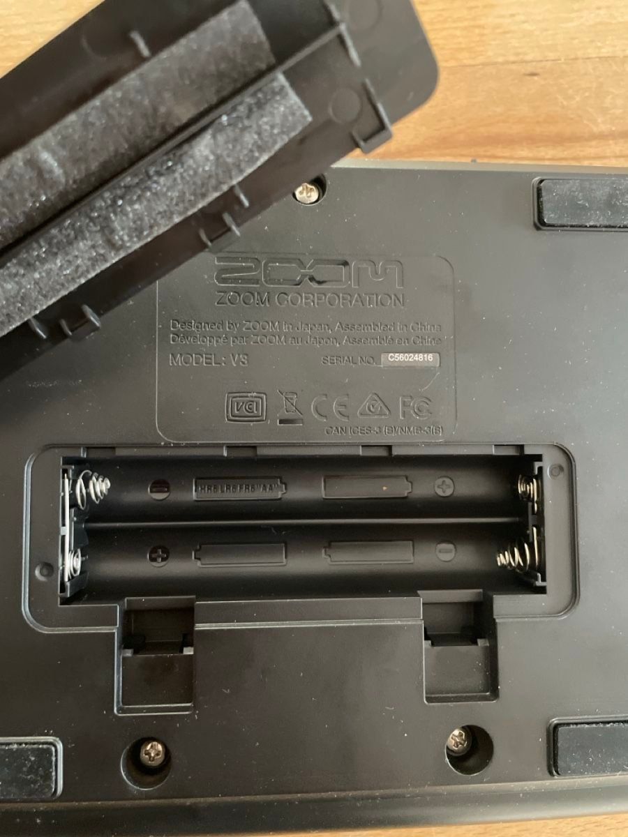 Zoom Strumenti musicali: ZOOM V3 Vocal Prozessor – Usato da Zürich venduto da scoobstyle 2