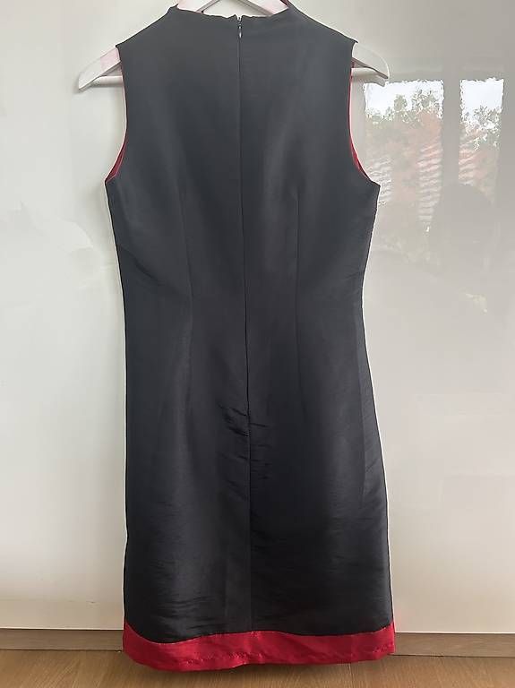 Robes: Robe en satin 36 – Neuf avec emballage d'origine à Pully par Geraldine10 1
