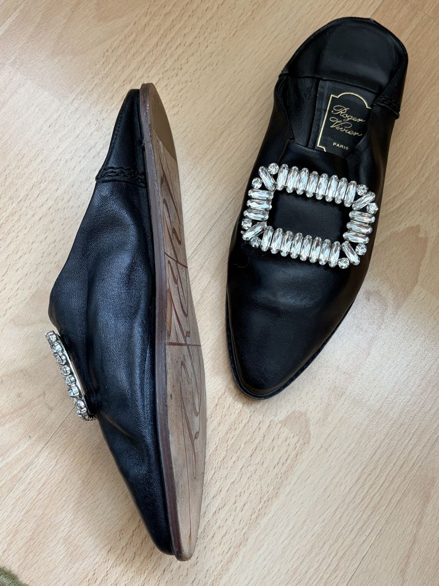 Scarpe da donna: Roger Vivier Black Embellish Shoes – Usato da St.Josefen venduto da lop_lh8d 5