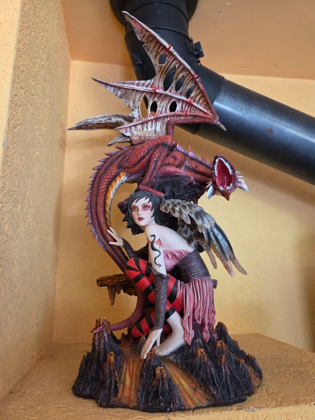 Figurines: Superschöne Elfe mit Drachen! 57cm gross – D'occasion à Corgémont par Nadja1000